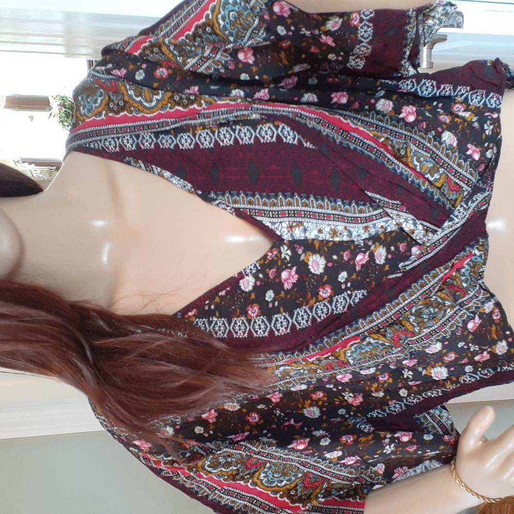 Lulumari L colorful dark Floral 100% rayon High Low 3/4 Sleeve cropped t…